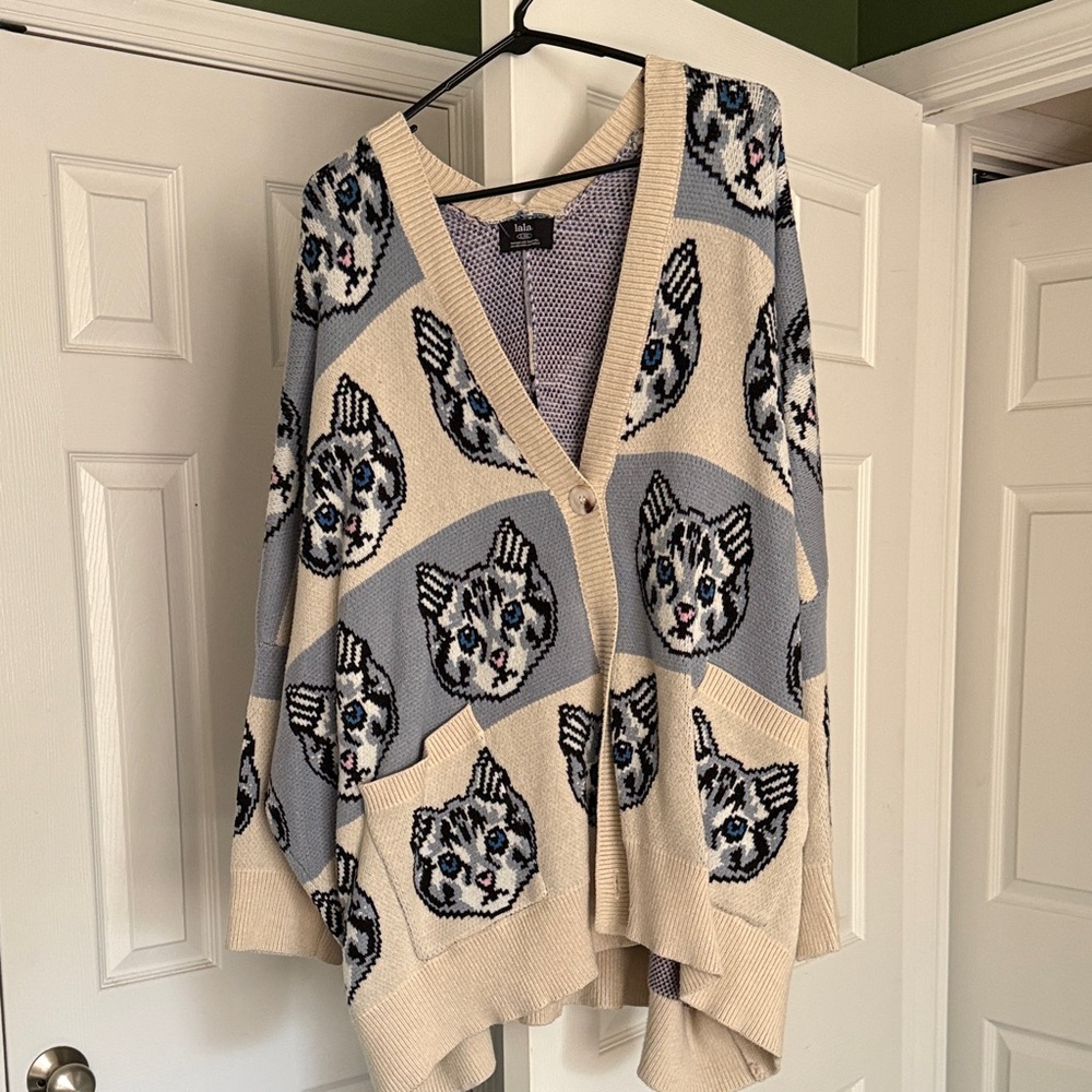Dressed in LALA Beige & Light Blue Cat Face V-Neck Button Cardigan